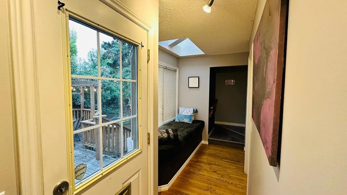The Games House - Sleeps 8, 3 Bed, 3 Bath - Free Parking 卡加利
